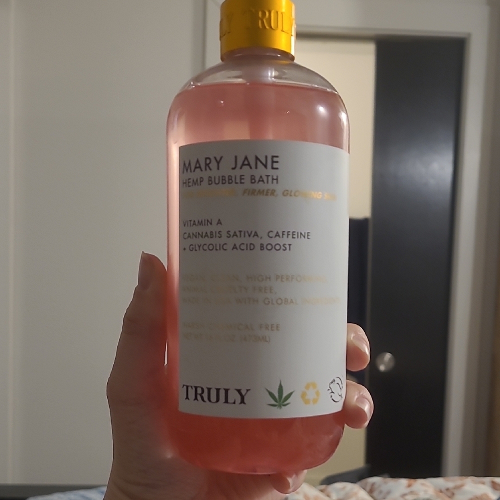 Truly Mary Jane Hemp Bubble Bath